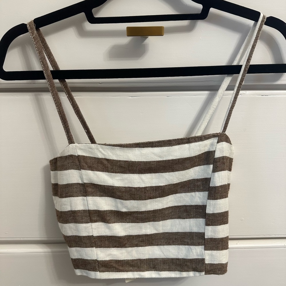 Cropped greek top